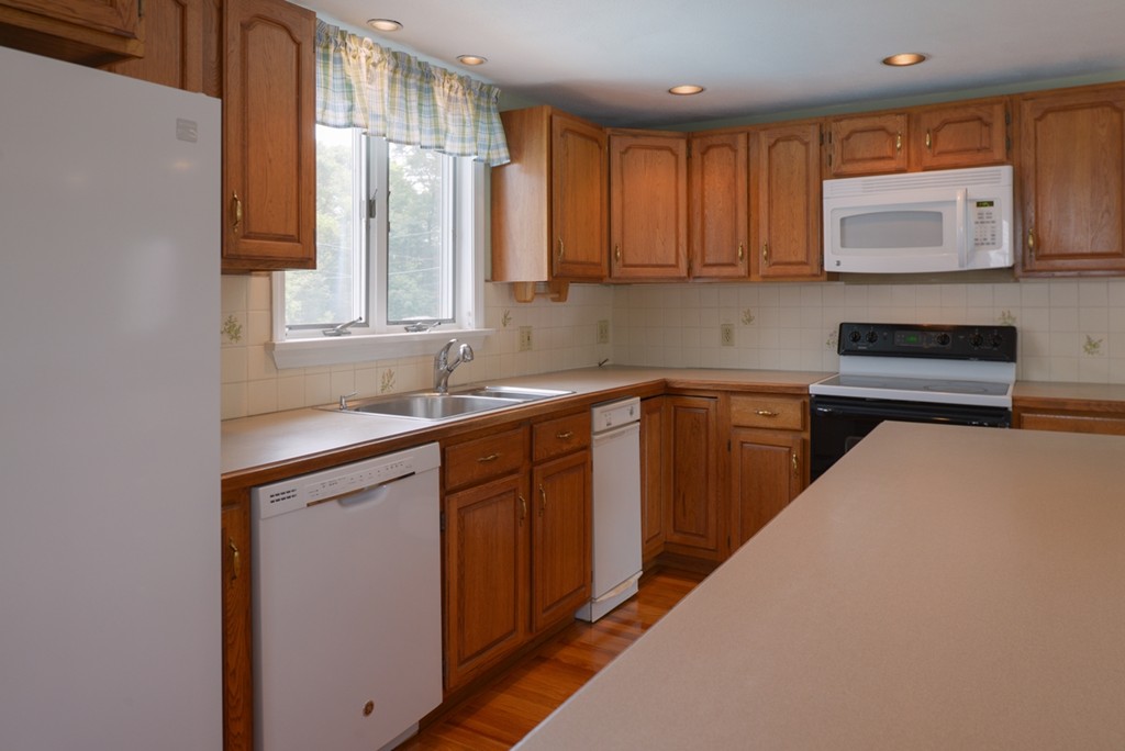 24 Rainbow Road Peabody, MA 01960 - Photo 13 of 30 Gallery Image 13