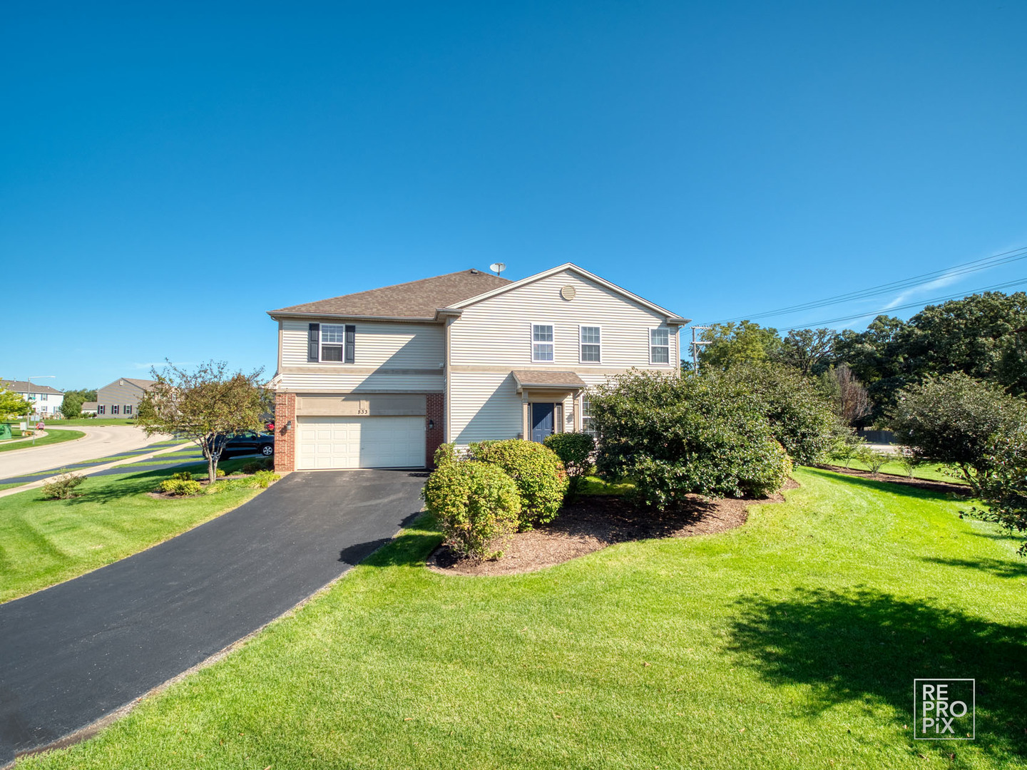 833 Oak Hollow Road Crystal Lake, IL 60014 - Photo 1 of 18