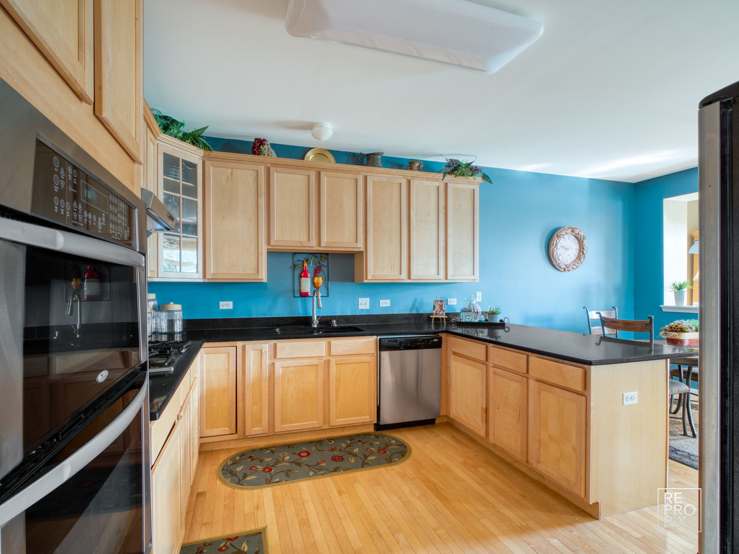 833 Oak Hollow Road Crystal Lake, IL 60014 - Photo 4 of 18