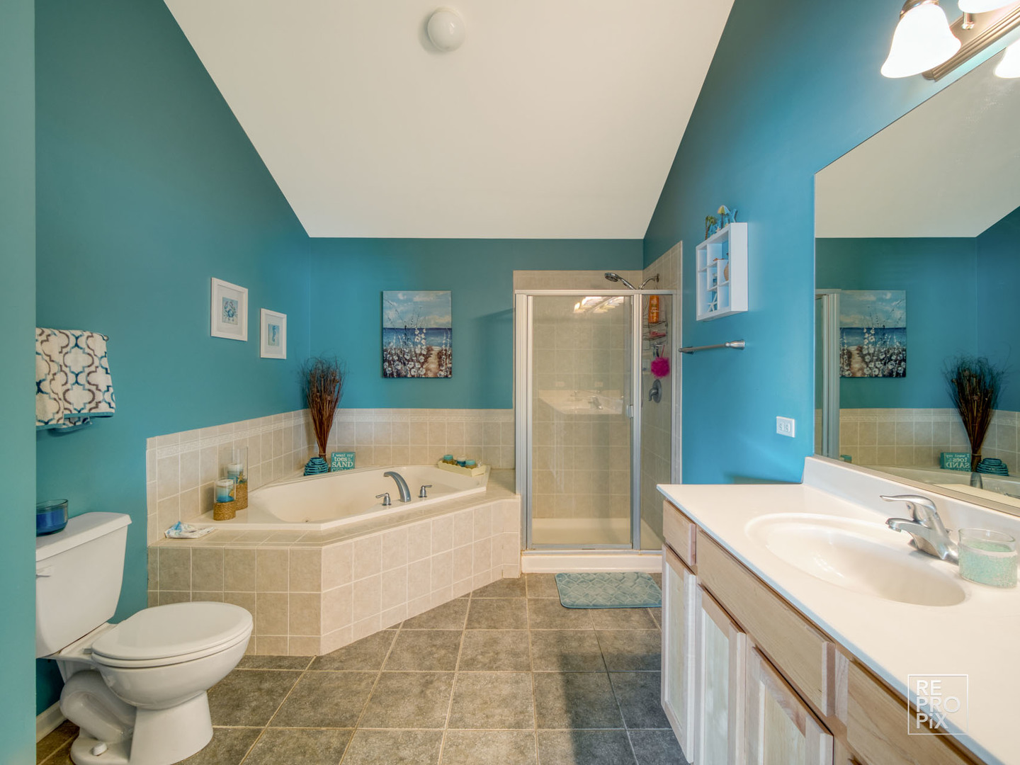 833 Oak Hollow Road Crystal Lake, IL 60014 - Photo 10 of 18