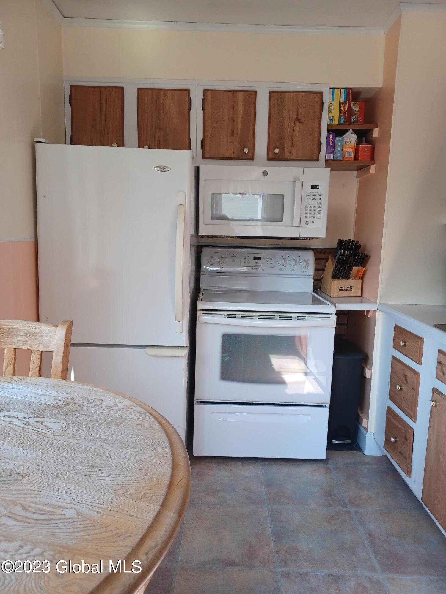56 New Shaker Road Colonie, NY 12205 - Photo 7 of 33 20230530_091908