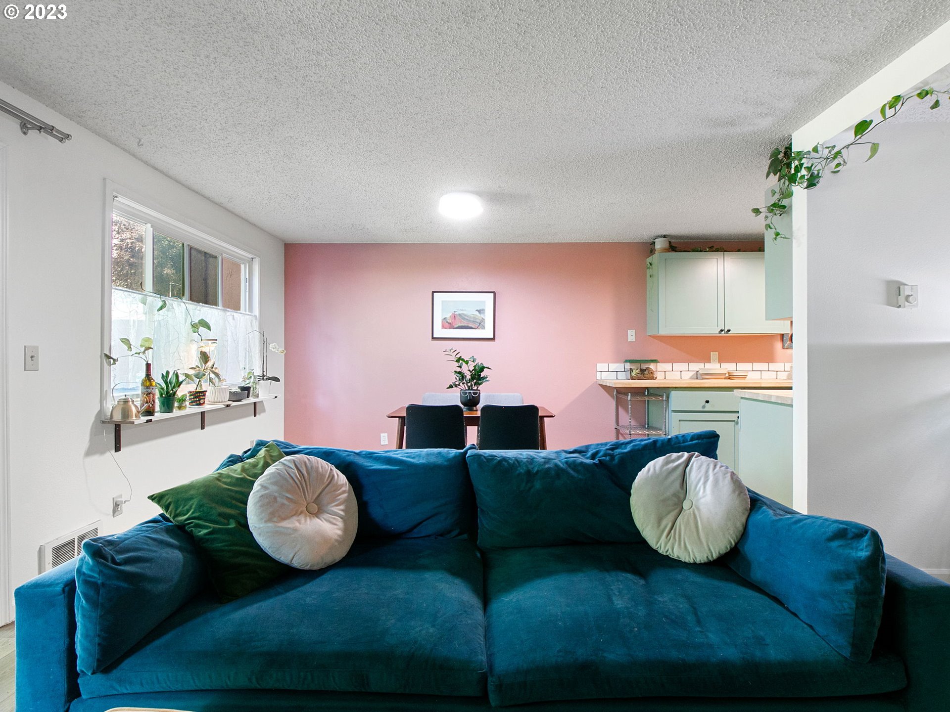 2369 Southeast 112th Avenue, Unit 7 Portland, OR 97216 - Photo 7 of 32 a living room with furniture