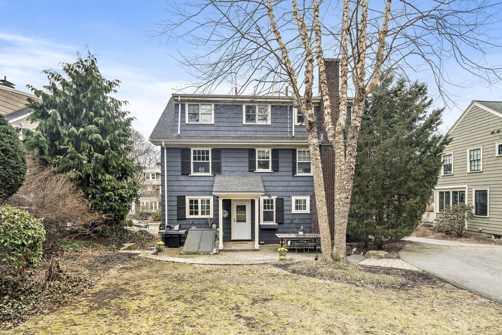 39 Somerset Road Brookline, MA 02445 - Photo 4 of 41 a front view of a house