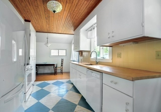 13 Fay Road Scituate, MA 02066 - Photo 7 of 34 Gallery Image 7