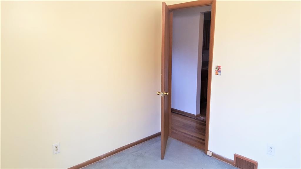 841 Rosalind Road Pittsburgh, PA 15237 - Photo 15 of 25 Gallery Image 15