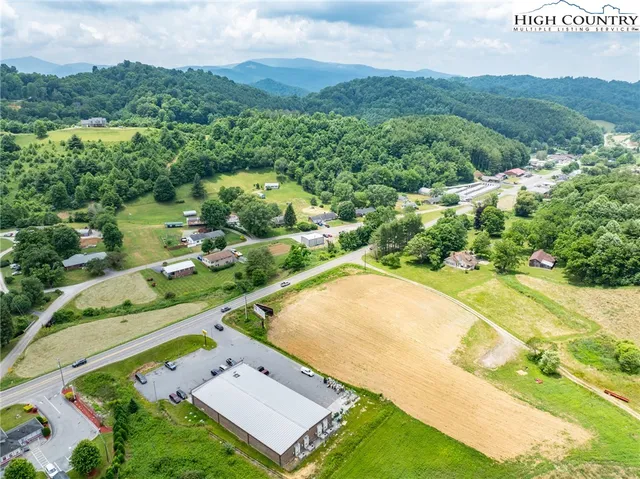 $425,000 | 421 Highway Vilas Nc 28692, Vilas, NC 28692