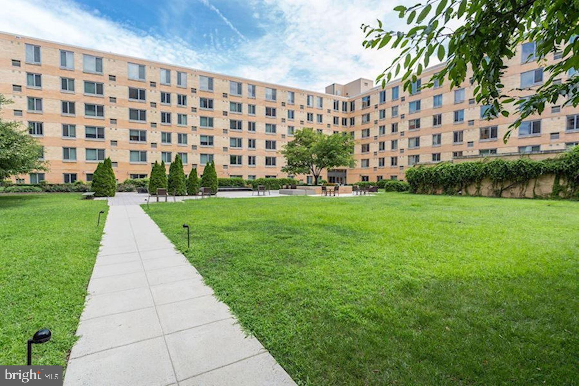 475 K Street Northwest, Unit 1105 Washington, DC 20001 - Photo 25 of 28 Green courtyard