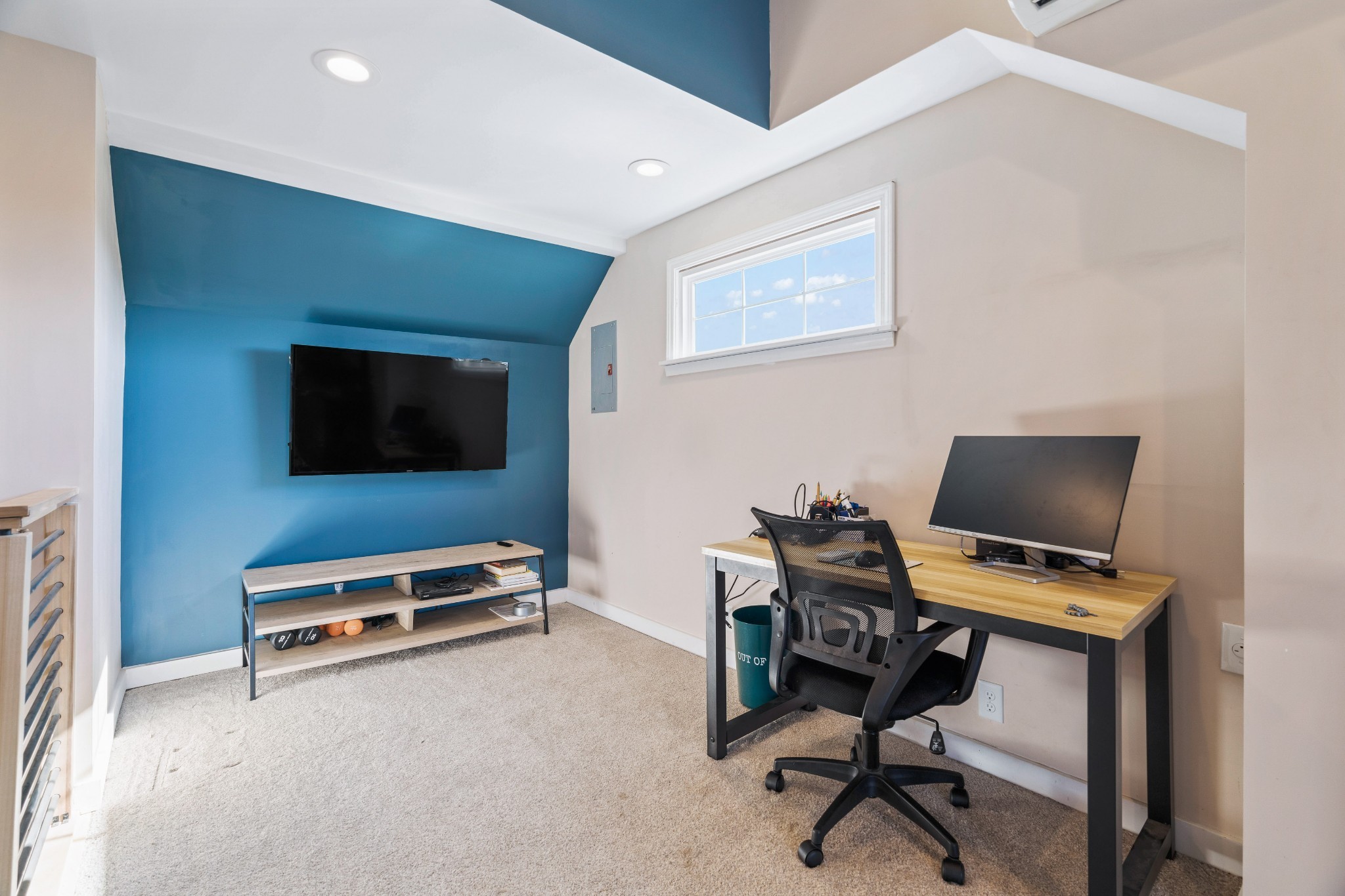 1630 McCrary Road Lebanon, TN 37090 - Photo 31 of 46 a view of a workspace with furniture