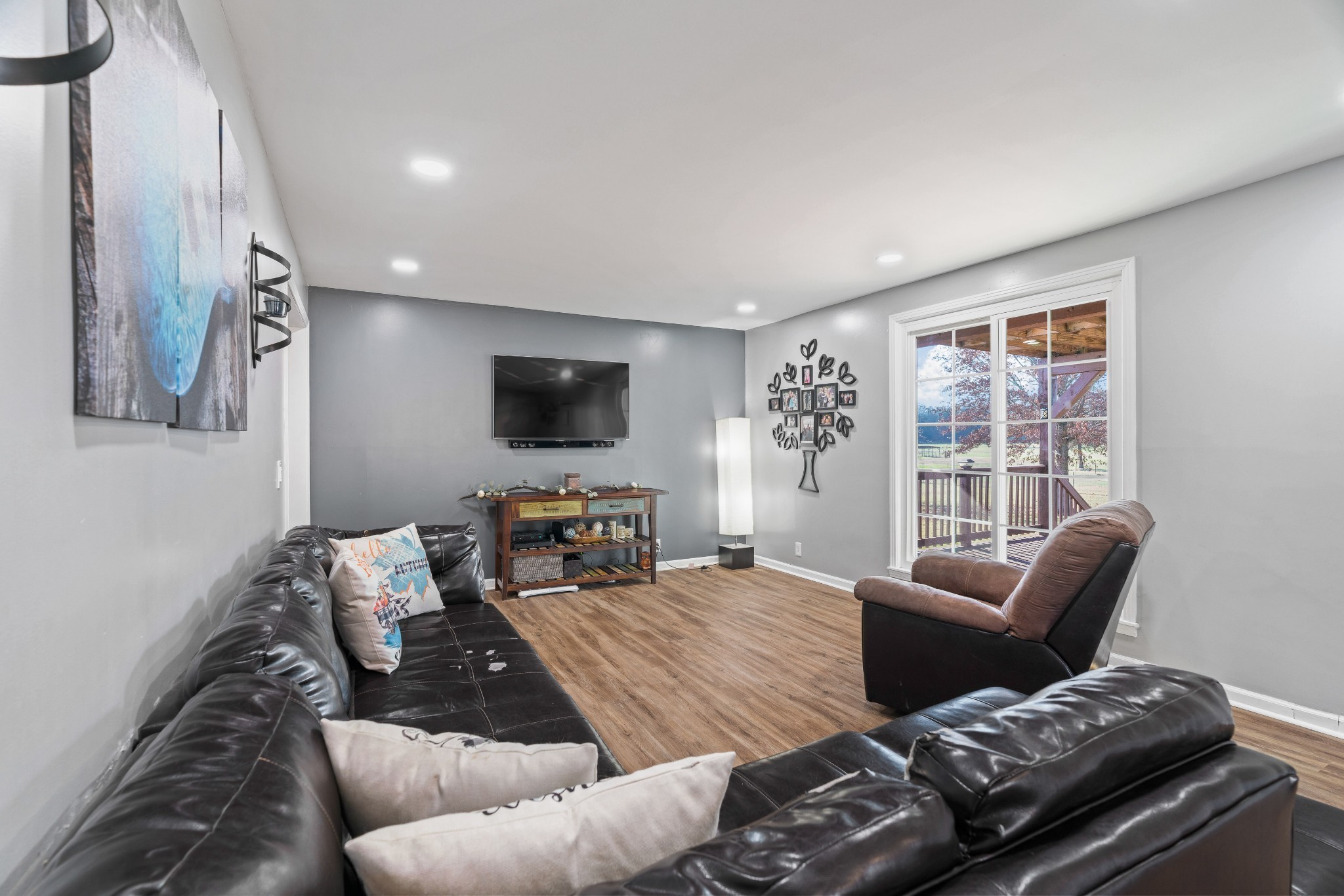 1630 McCrary Road Lebanon, TN 37090 - Photo 10 of 46 a living room with furniture window and a flat screen tv
