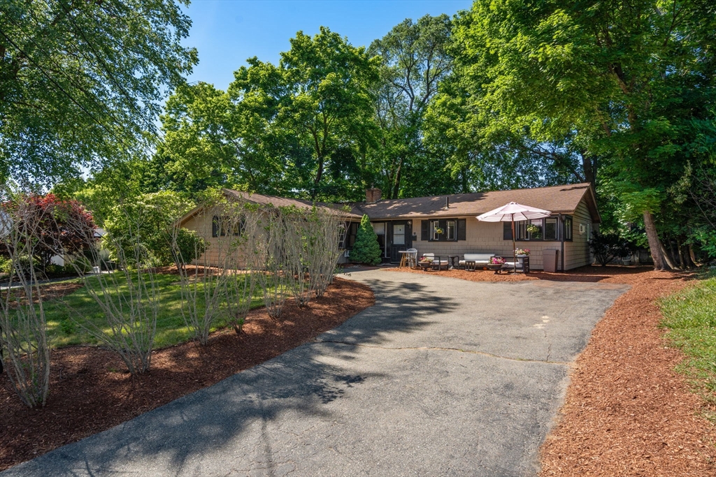 11 Ruth Drive Framingham, MA 01701 - Photo 2 of 37