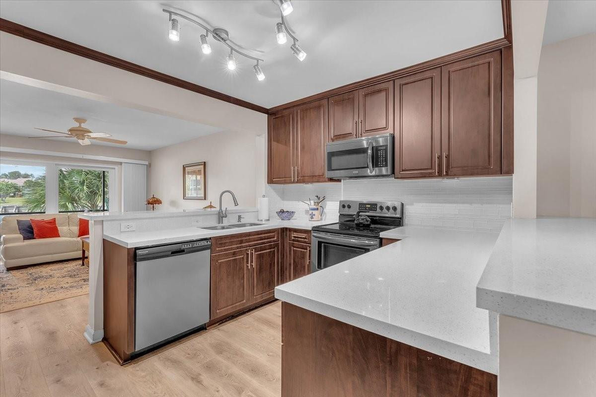 23181 Fountain View Drive, Unit D Boca Raton, FL 33433 - Photo 7 of 49 Photo 7