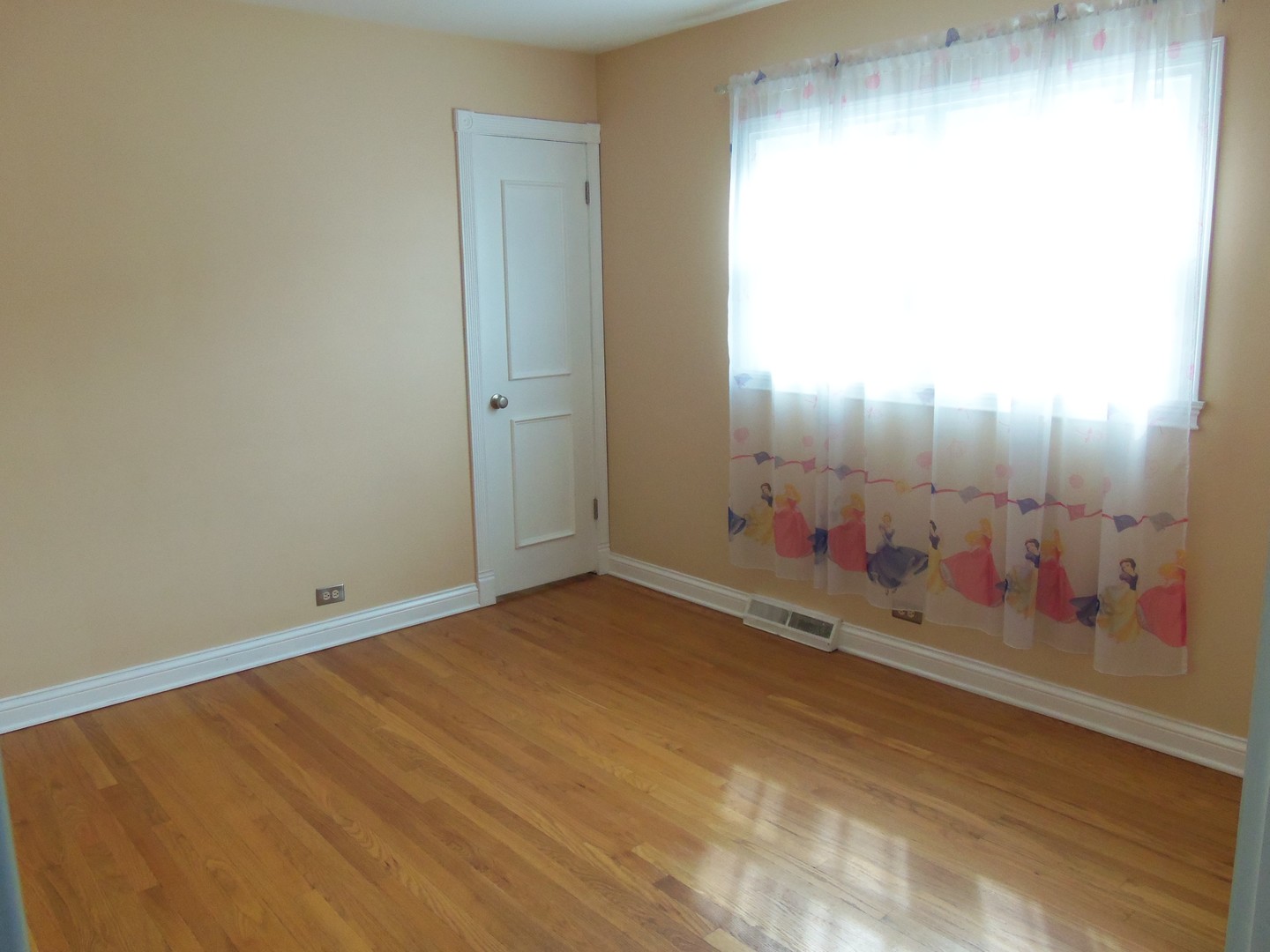 4146 Maple Avenue Brookfield, IL 60513 - Photo 3 of 13