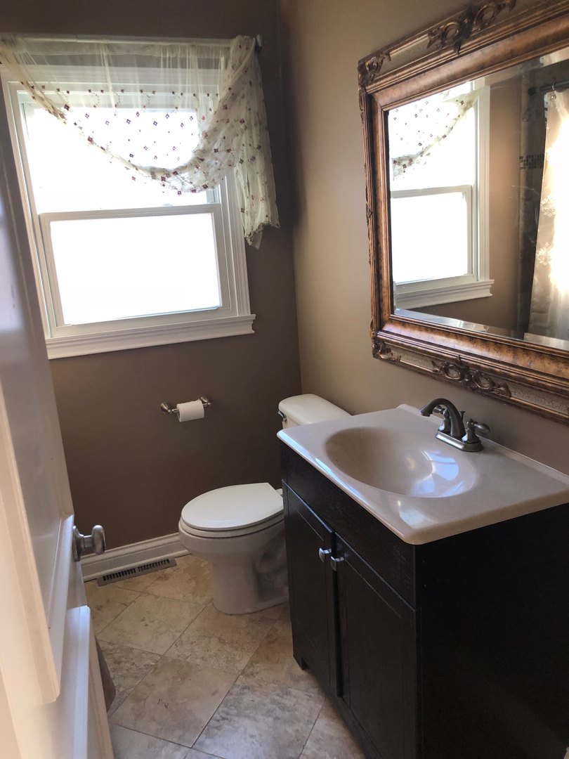 4146 Maple Avenue Brookfield, IL 60513 - Photo 10 of 13