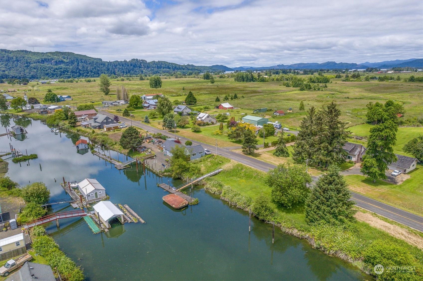 157 North Welcome Slough Road Cathlamet, WA 98612 - Photo 4 of 9 Gallery Image 4