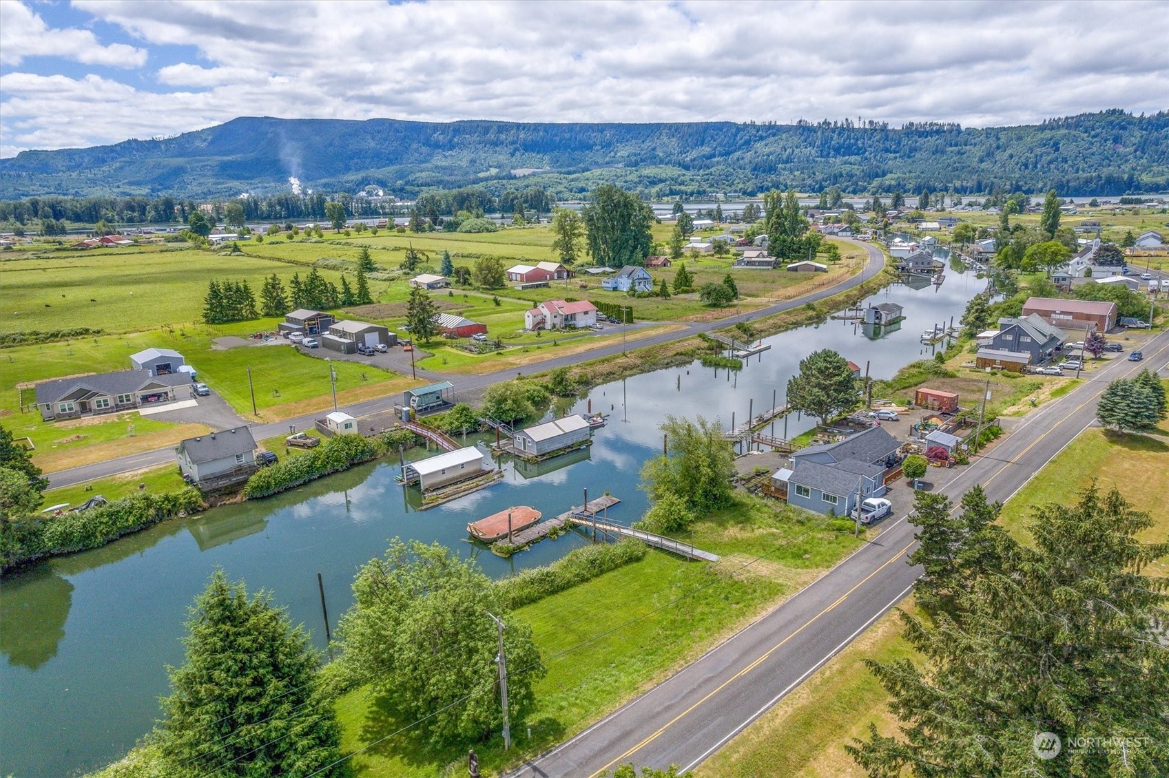 157 North Welcome Slough Road Cathlamet, WA 98612 - Photo 8 of 9 Gallery Image 8