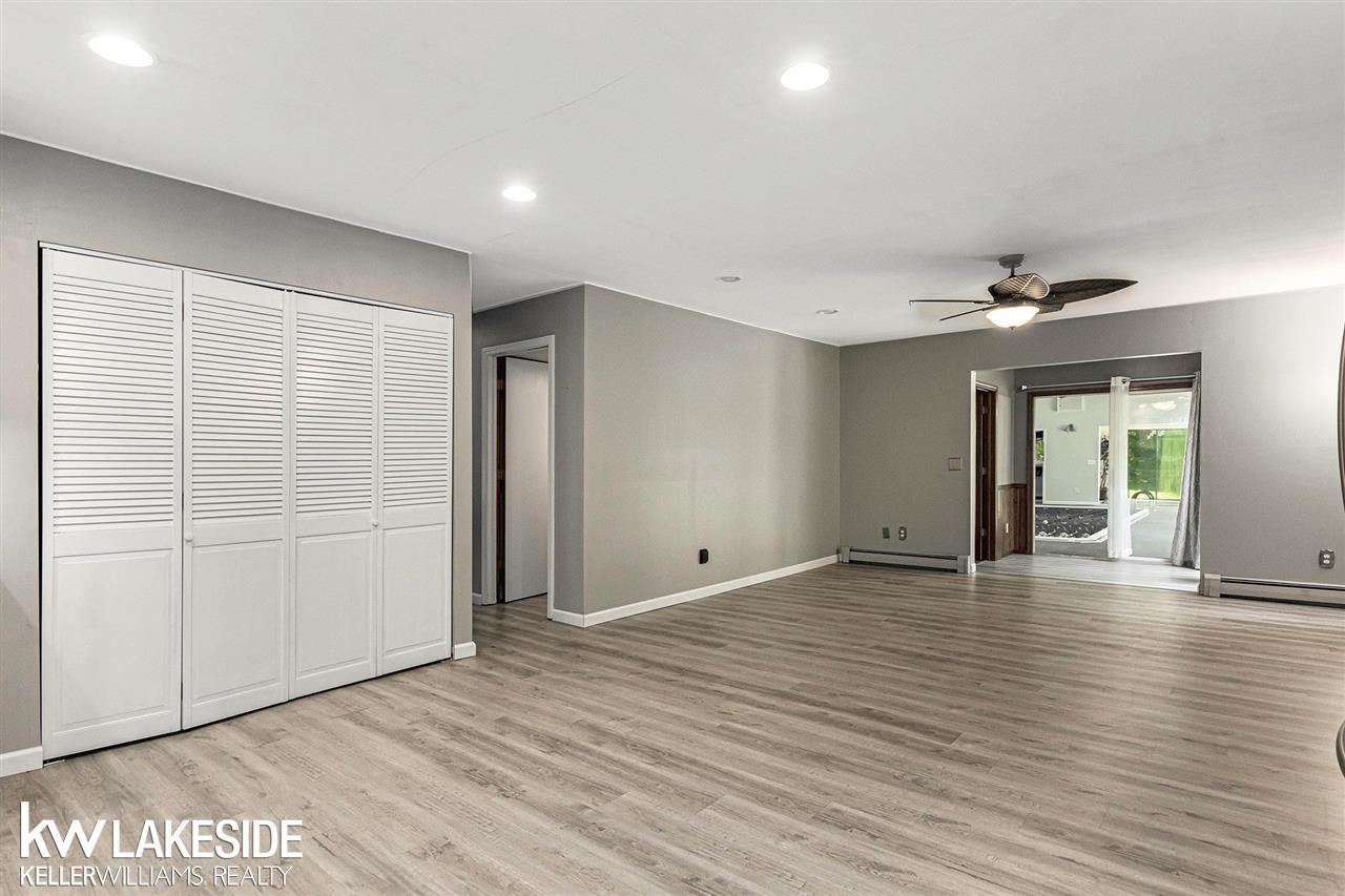 2328 Hueling Road Port Huron, MI 48060 - Photo 4 of 37 50077076-3.JPG