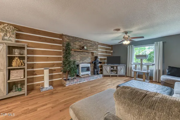 $449,900 | 12288 Bristol Highway, Bristol, VA 24202