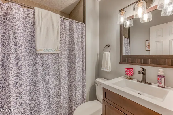 $449,900 | 12288 Bristol Highway, Bristol, VA 24202
