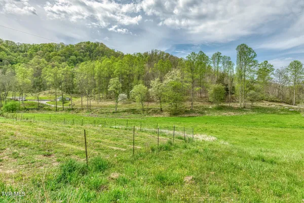 $449,900 | 12288 Bristol Highway, Bristol, VA 24202
