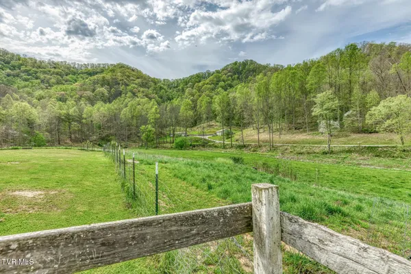 $449,900 | 12288 Bristol Highway, Bristol, VA 24202