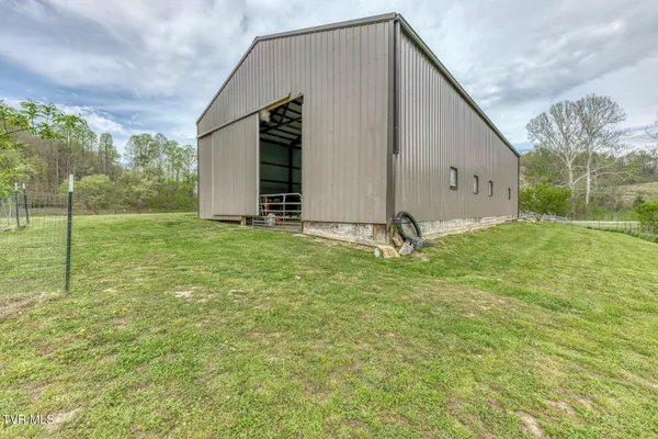 $449,900 | 12288 Bristol Highway, Bristol, VA 24202
