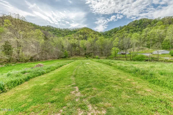 $449,900 | 12288 Bristol Highway, Bristol, VA 24202