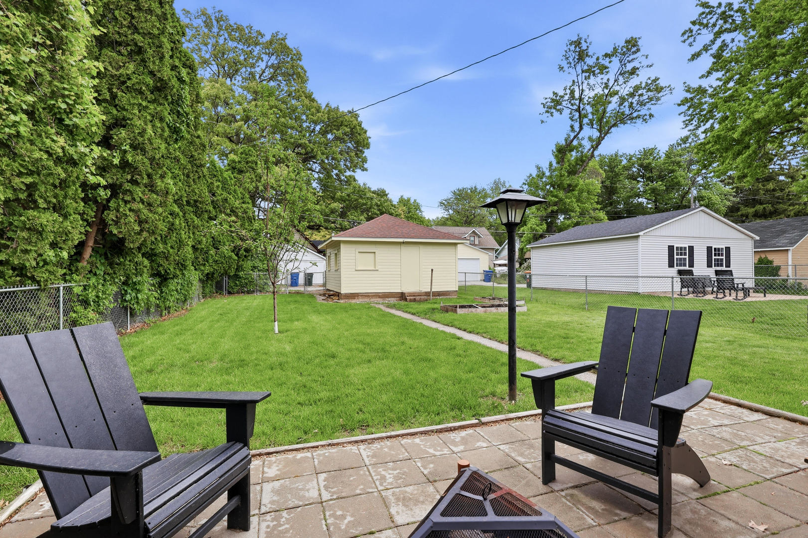 2810 Middle Road Davenport, IA 52803 - Photo 5 of 32