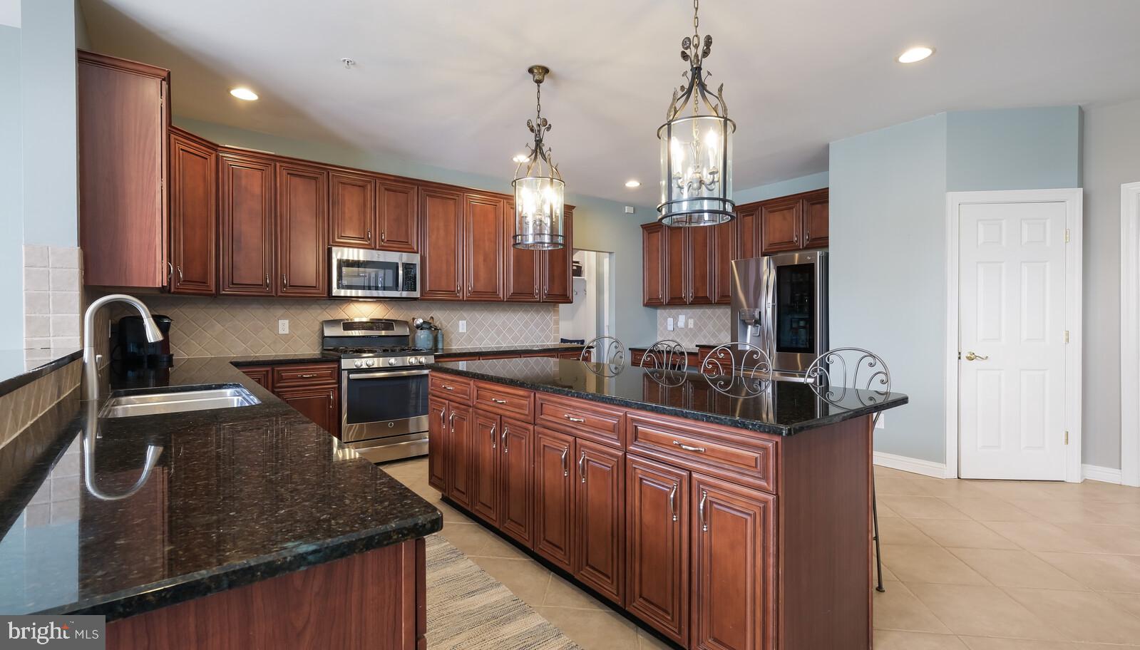 3335 Lancashire Road Furlong, PA 18925 - Photo 14 of 54 AN ABUNDANCE OF CABINET SPACE