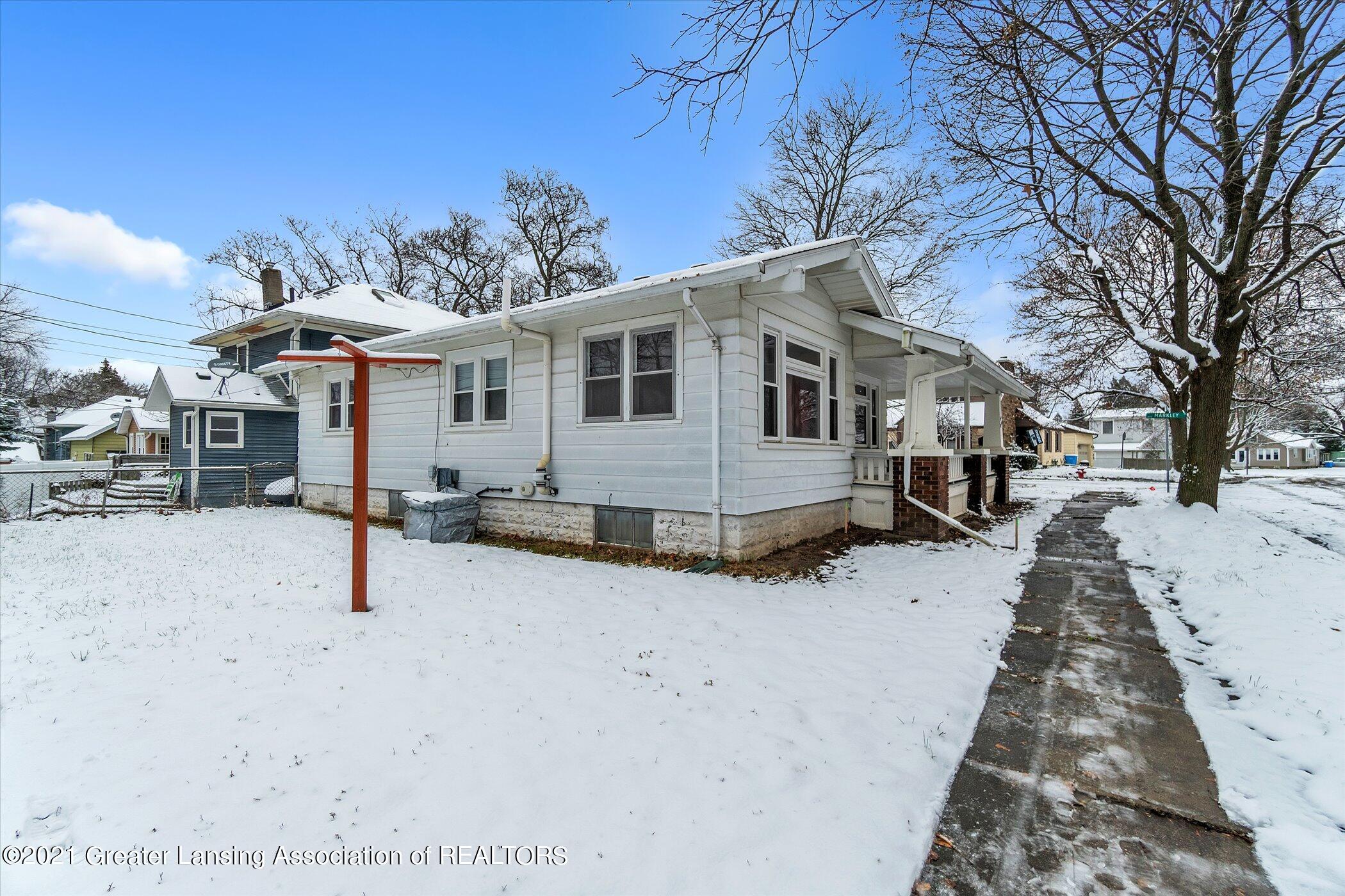 318 Wayburn Road Lansing, MI 48910 - Photo 45 of 46 53-318 Wayburn Rd-windowstill-realestate