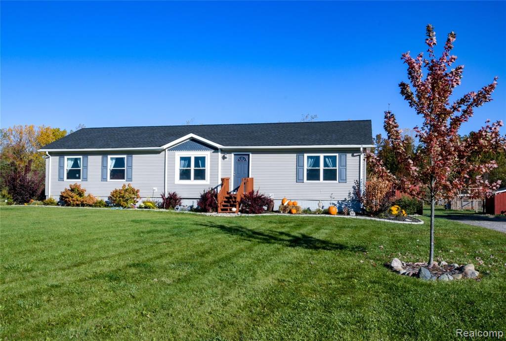 12364 West Dodge Road Montrose, MI 48457 - Photo 1 of 25