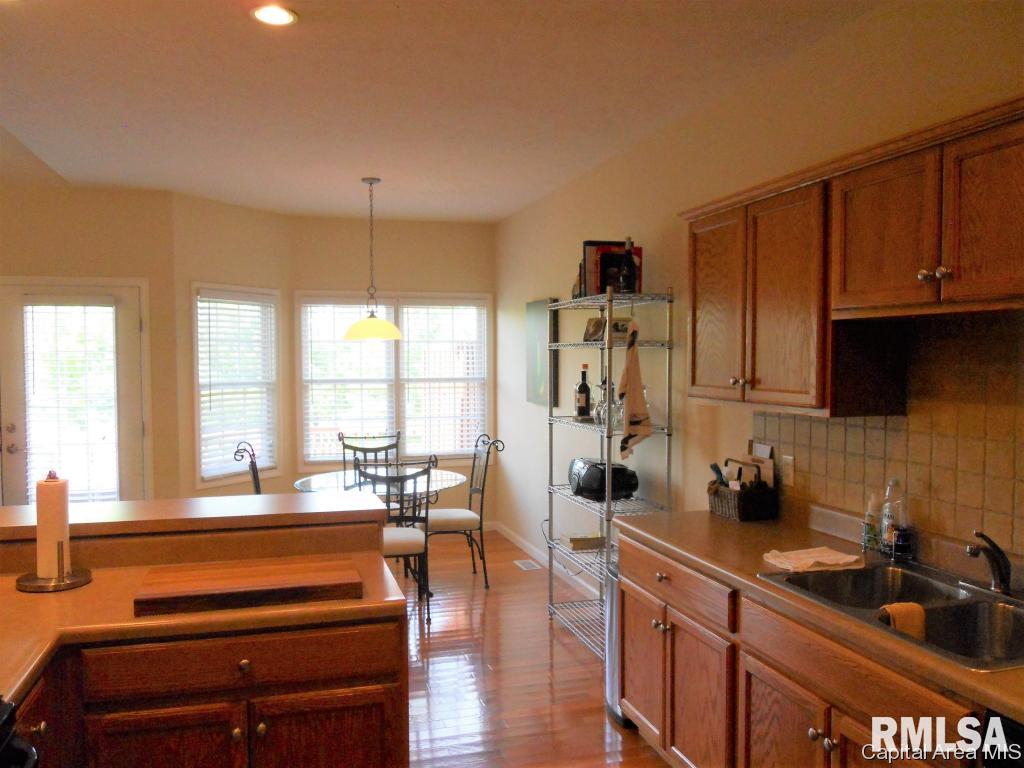 3823 Sugar Loaf Springfield, IL 62711 - Photo 11 of 15 Gallery Image 11