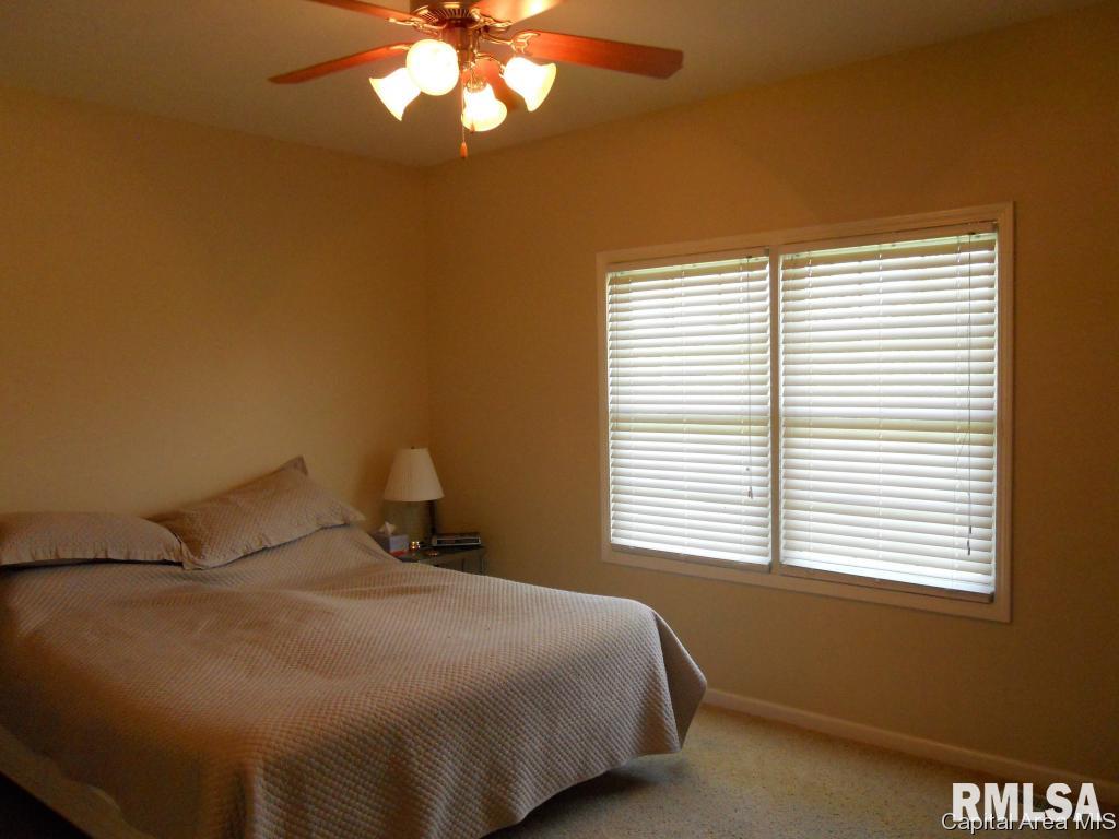 3823 Sugar Loaf Springfield, IL 62711 - Photo 2 of 15 Gallery Image 2
