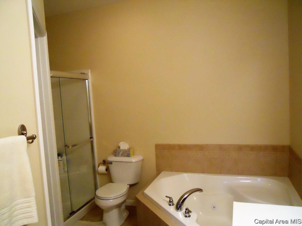 3823 Sugar Loaf Springfield, IL 62711 - Photo 4 of 15 Gallery Image 4