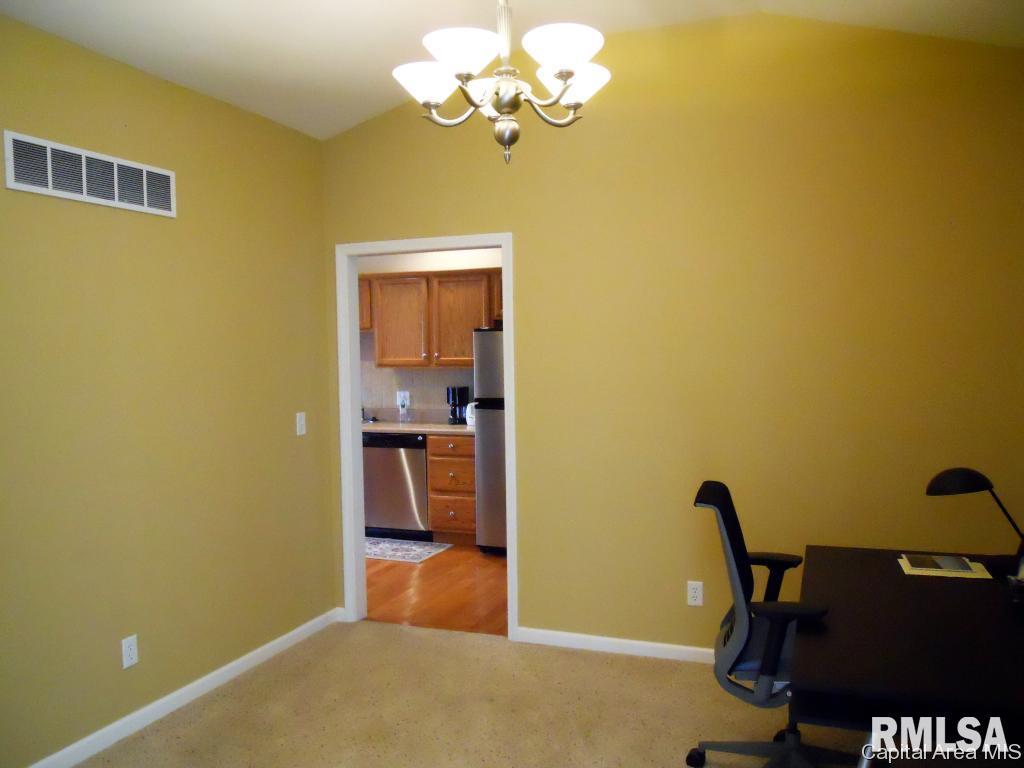 3823 Sugar Loaf Springfield, IL 62711 - Photo 8 of 15 Gallery Image 8
