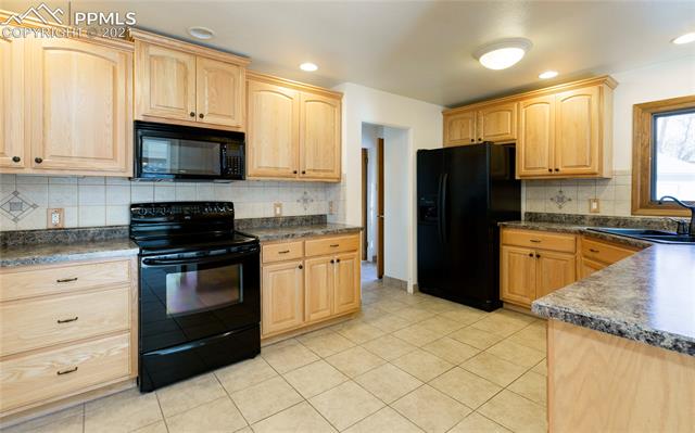 8 Anita Road Colorado Springs, CO 80906 - Photo 5 of 23 Gallery Image 5