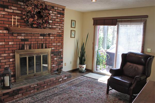 49 Old Farm Road Westfield, MA 01085 - Photo 2 of 23 Gallery Image 2