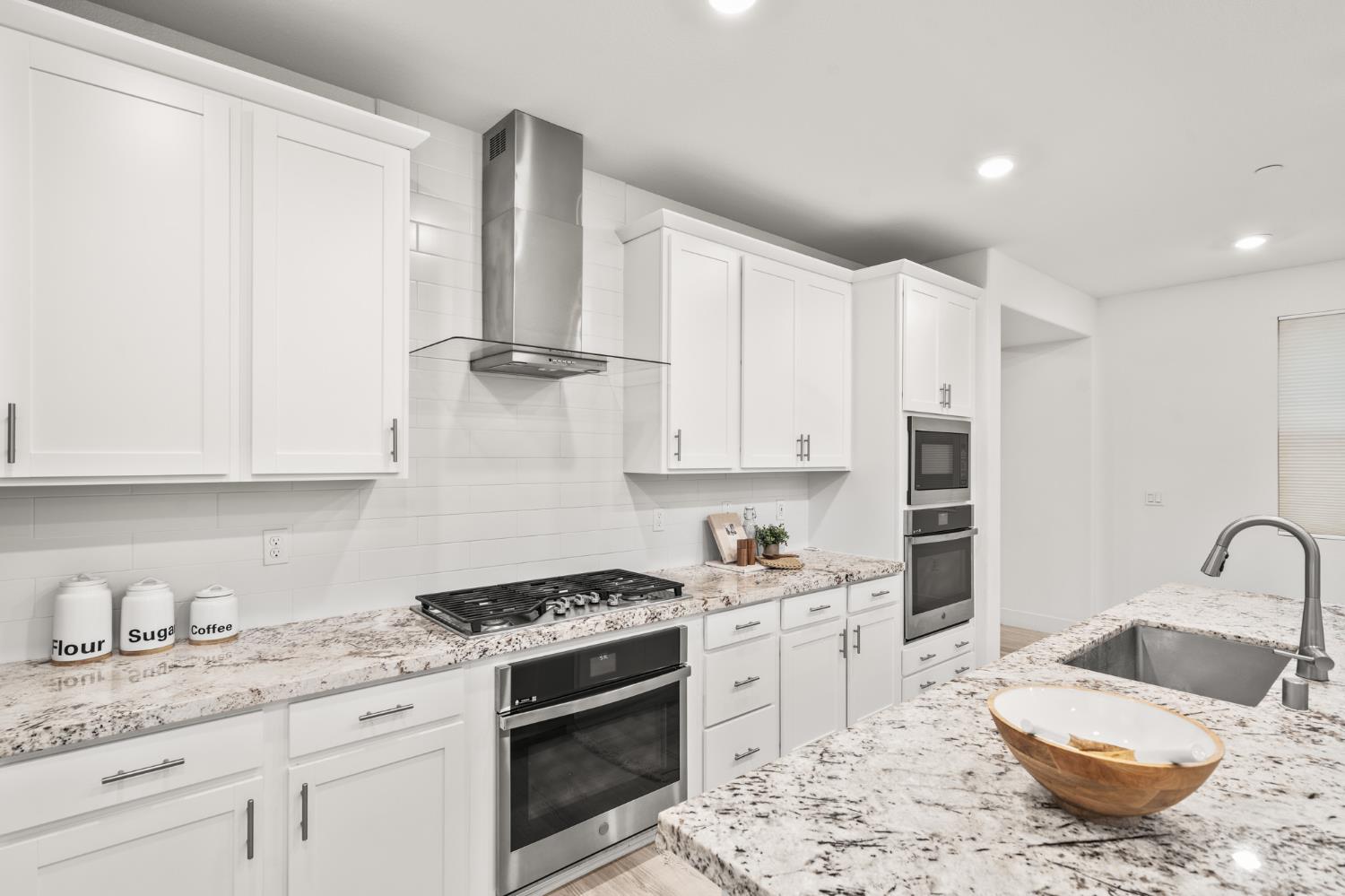 10523 Tenor Way Elk Grove, CA 95757 - Photo 21 of 57