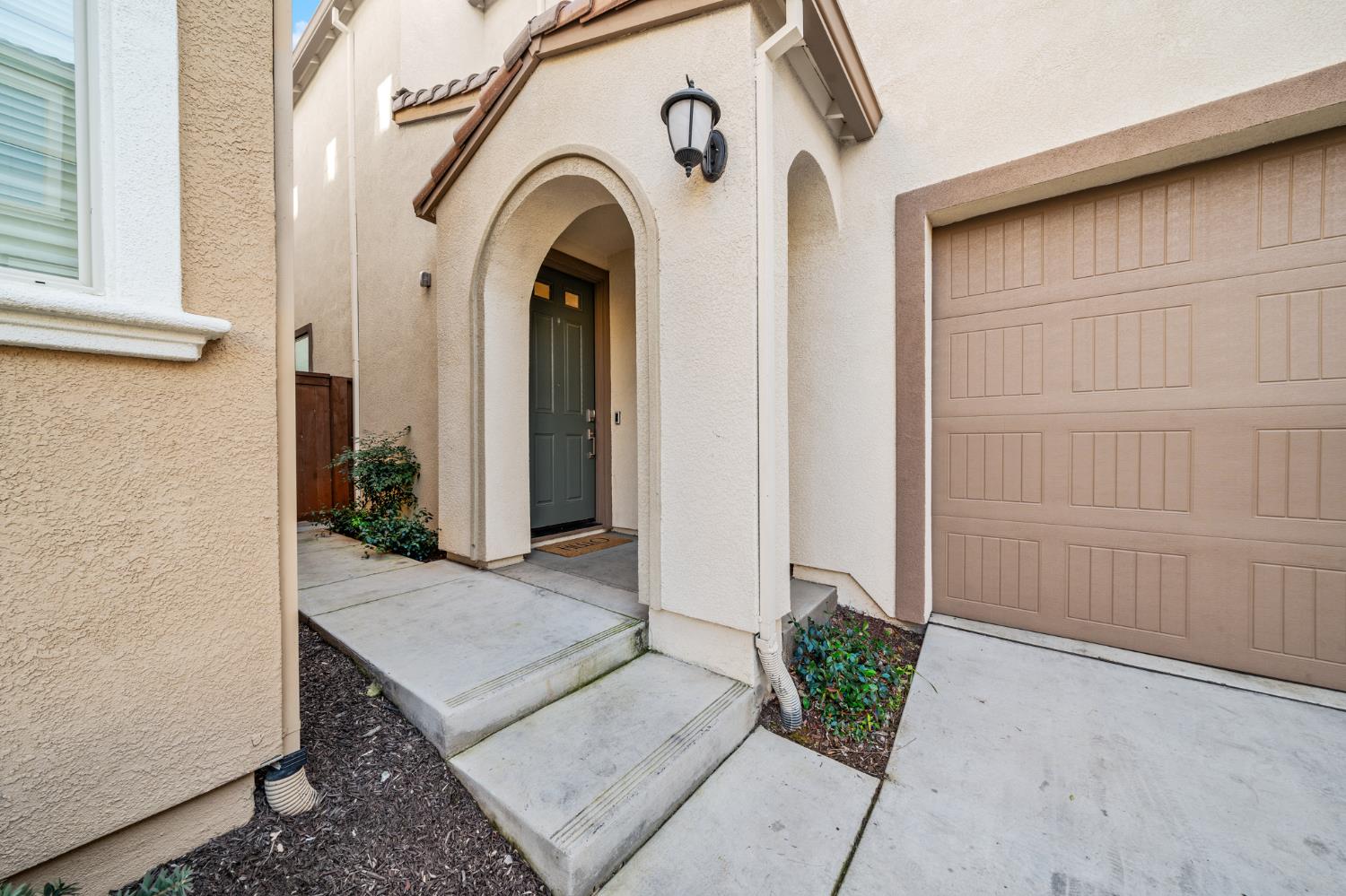 10523 Tenor Way Elk Grove, CA 95757 - Photo 9 of 57