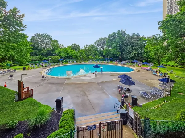 $174,000 | 6 Horizon Road, Unit 310, Fort Lee, NJ 07024