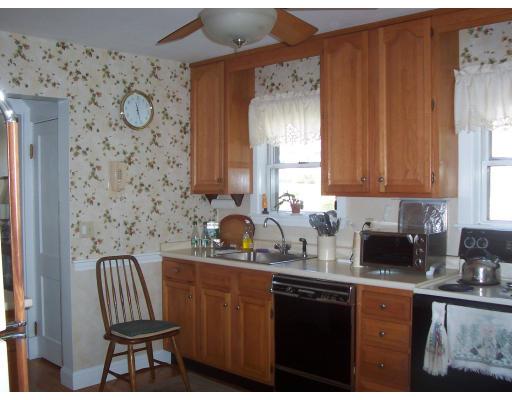 21 Hawthorn Road Braintree, MA 02184 - Photo 6 of 15 Gallery Image 6