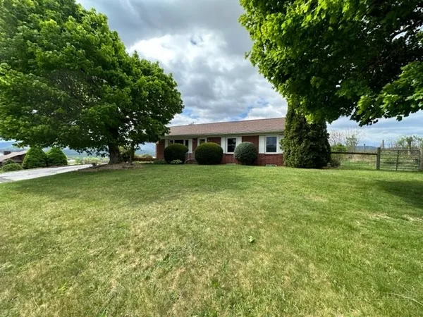 $284,900 | 1083 Comers Rock Road, Elk Creek, VA 24326