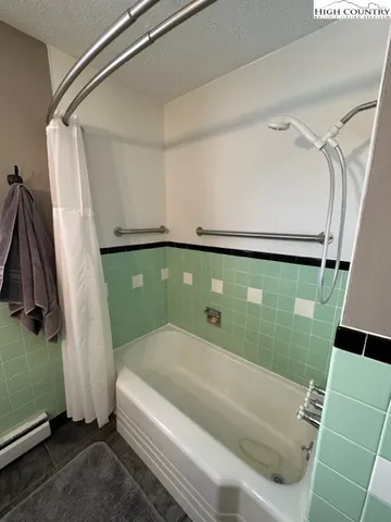 $284,900 | 1083 Comers Rock Road, Elk Creek, VA 24326