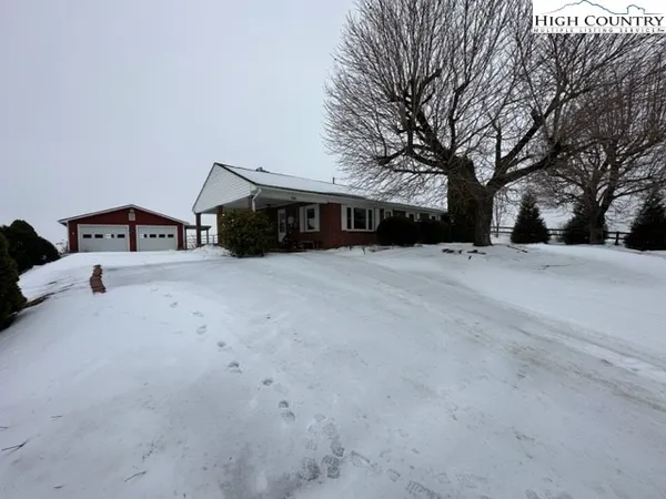 $284,900 | 1083 Comers Rock Road, Elk Creek, VA 24326