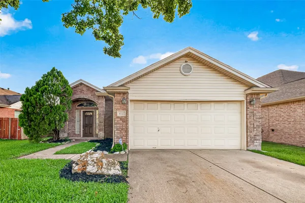 $245,000 | 10727 Sunswept Fields Lane, Houston, TX 77064