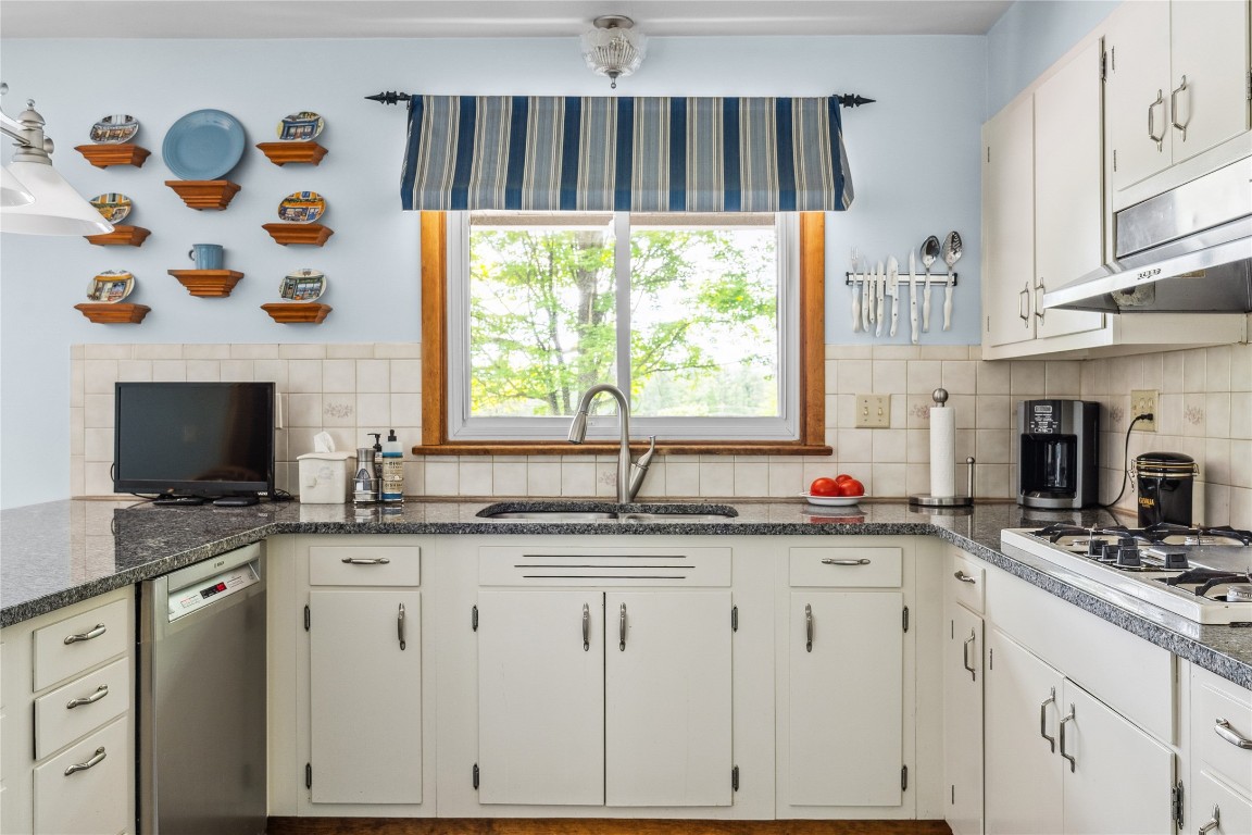 23 William Road Binghamton, NY 13901 - Photo 3 of 47 Gallery Image 3