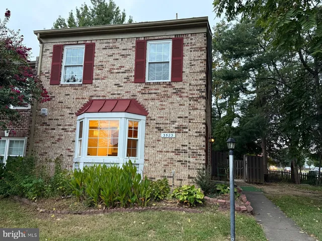 $415,000 | 3523 Legere Court, Woodbridge, VA 22193
