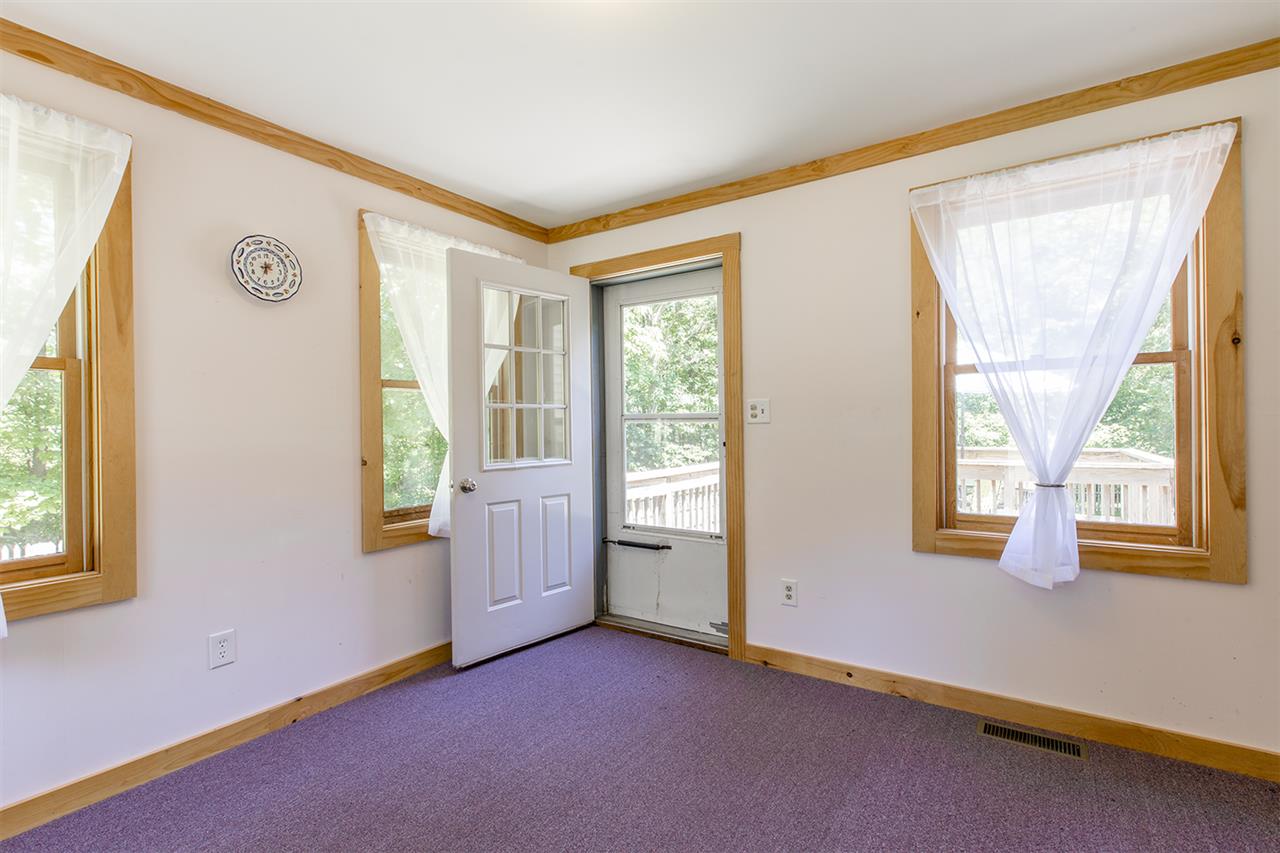 153 Exeter Road Newmarket, NH 03857 - Photo 3 of 29 Gallery Image 3