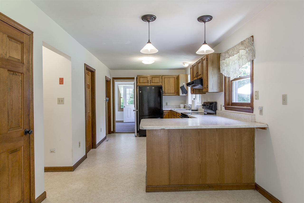 153 Exeter Road Newmarket, NH 03857 - Photo 4 of 29 Gallery Image 4