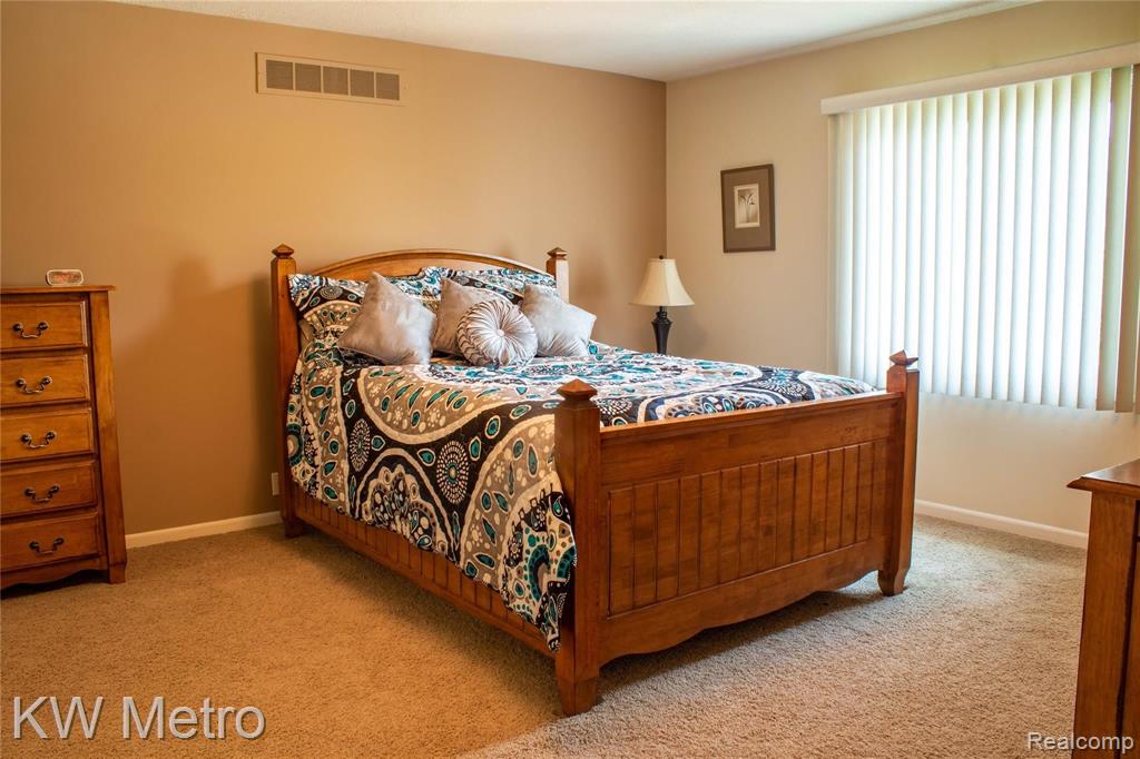 48429 Tilch Road Macomb, MI 48044 - Photo 21 of 34