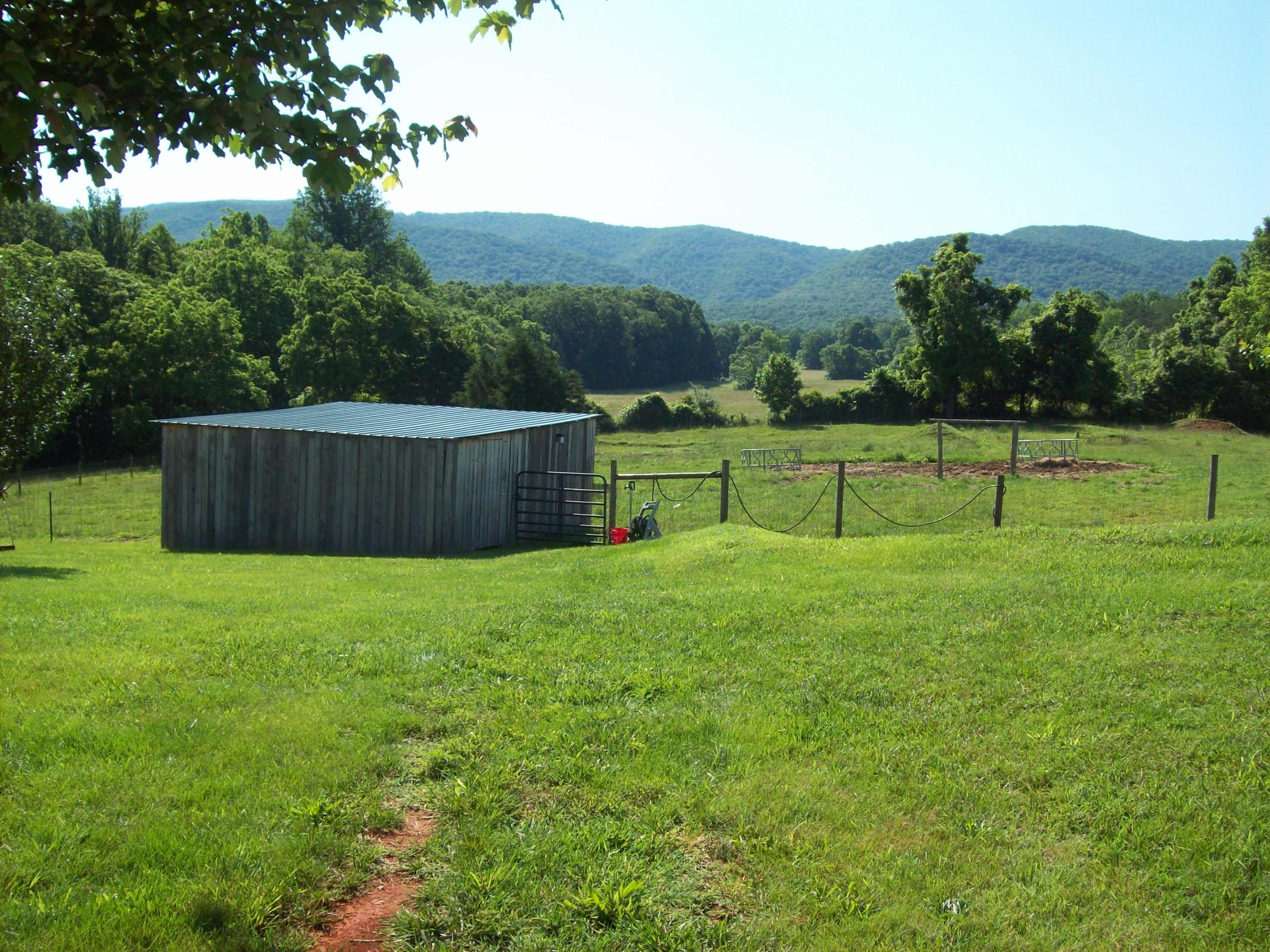 944 Mountain Valley Road Buchanan, VA 24066 - Photo 8 of 24 Barn